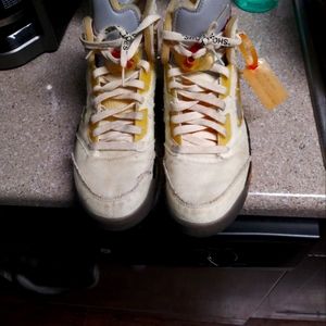 Off white jordans.. Size 9